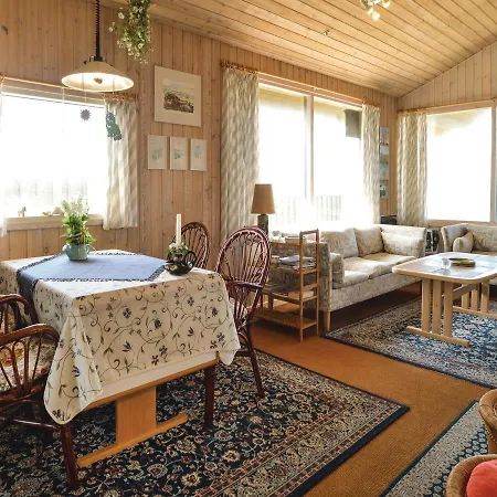 Three-bedroom Holiday In Prázdninový dům *
