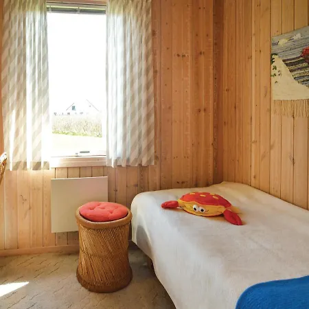Three-bedroom Holiday In *